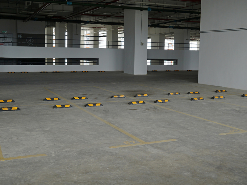 Rubber wheel stopper for parking lot